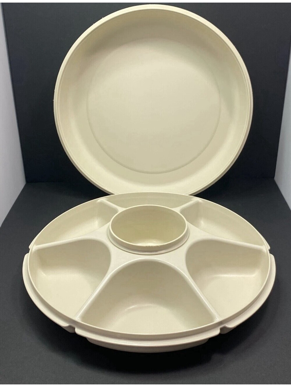 Tupperware 12” Divided Veggie Fruit Chip & Dip Snack Party Tray 1665-2 w/ Bowl